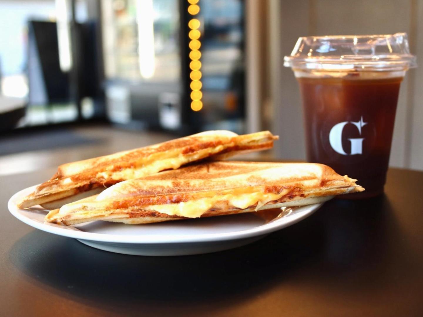 Gems And Cafe Bar Yufu