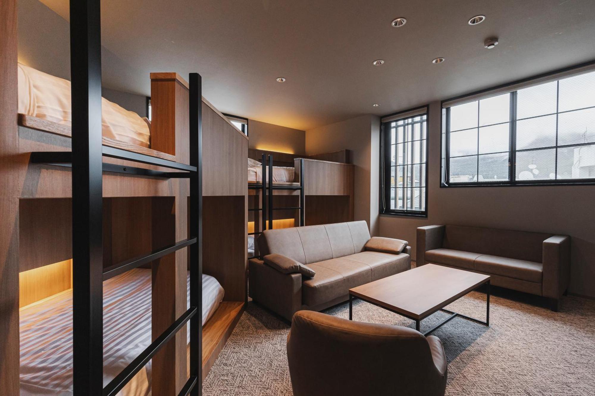 Hotel Gems And Cafe Bar